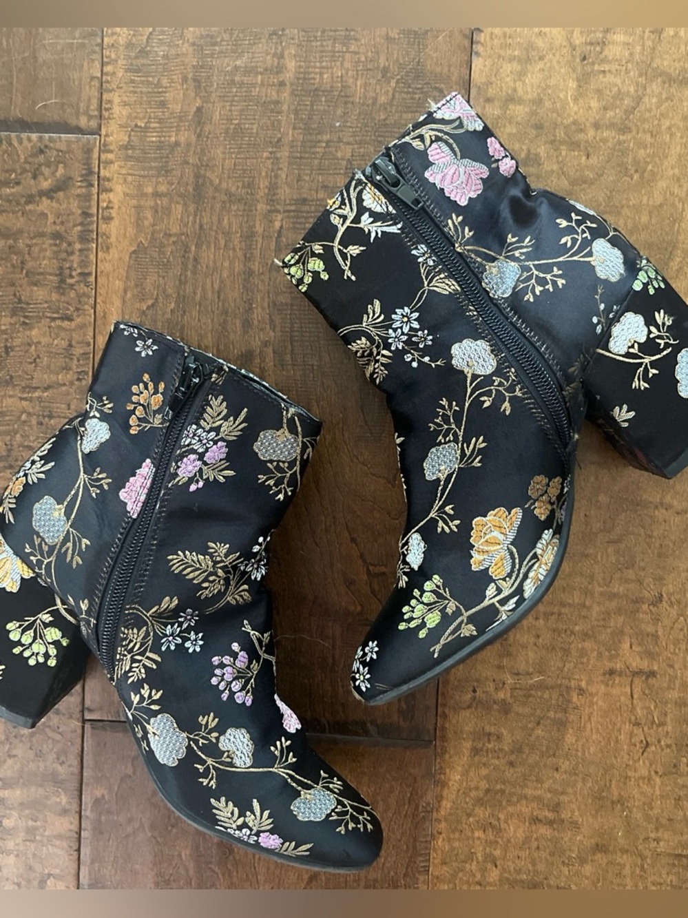 Carlos by Carlos Santana ‘Gatlin’ black floral embroidered brocade ankle booties